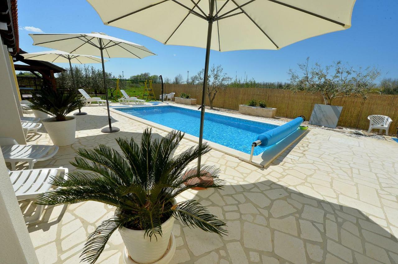 Apartment House Simoni With Pool, Zadar County Privlaka  Dış mekan fotoğraf